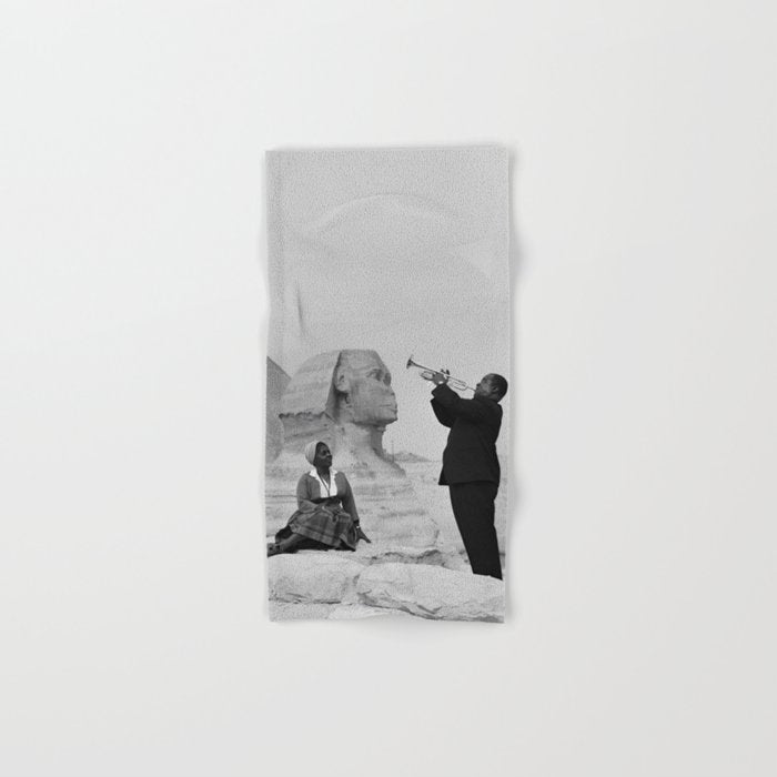 Louis Armstrong at the Spinx and Egyptian Pyrimids Vintage black and white photography / photographs Bath Towel Gallery Image 1