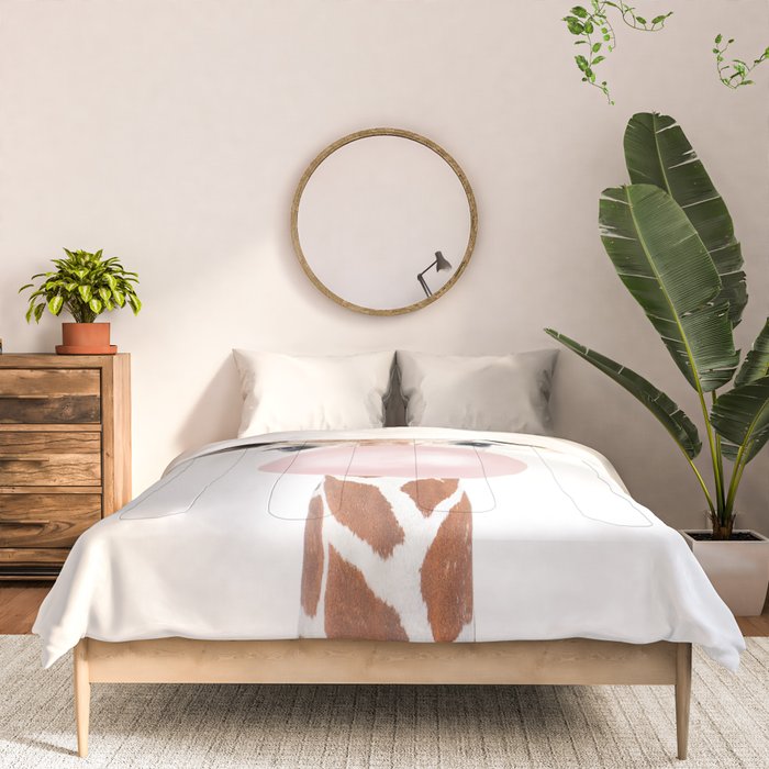 Bubble gum giraffe Comforter Gallery Image 3