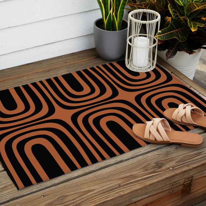 Midcentury Modern Rust and Black Abstract Confaab Pattern Outdoor Rug Gallery Image 2