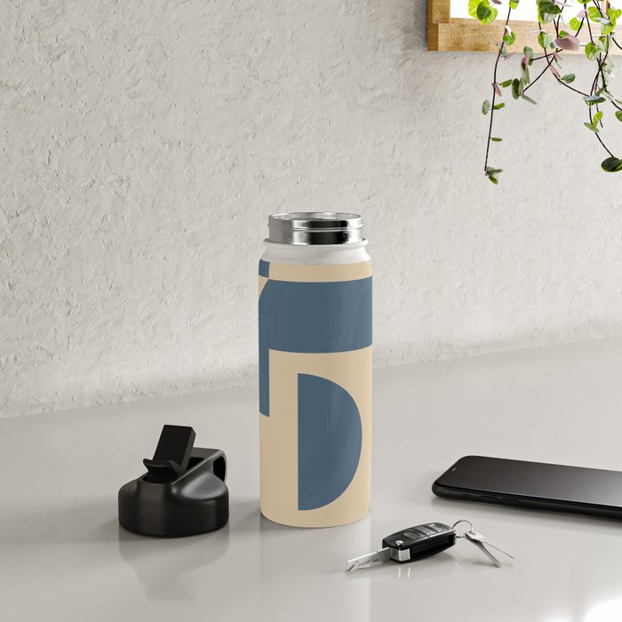 Minimalist 135 Water Bottle Gallery Image 4