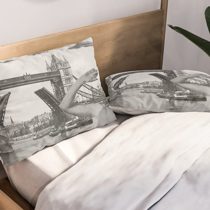 Oh no! London ca. 1950 Pillow Sham Gallery Image 2