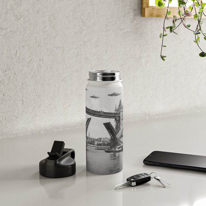 Oh no! London ca. 1950 Water Bottle Gallery Image 4