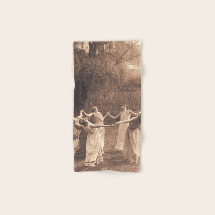 Circle Of Witches Vintage Women Dancing Bath Towel Gallery Image 1