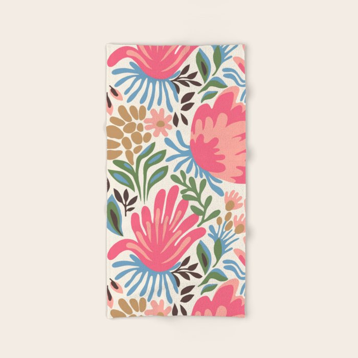 Lush Floral Escape Bath Towel Gallery Image 2