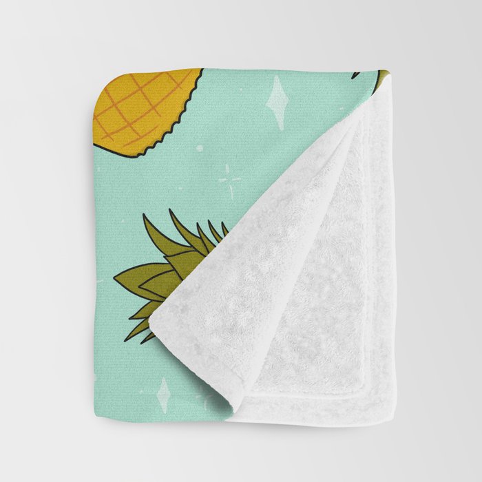 Pineapple Print Throw Blanket Gallery Image 3