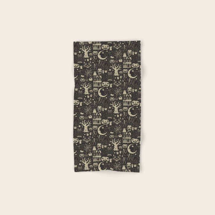 Vintage Halloween: Black Cat Bath Towel Gallery Image 1