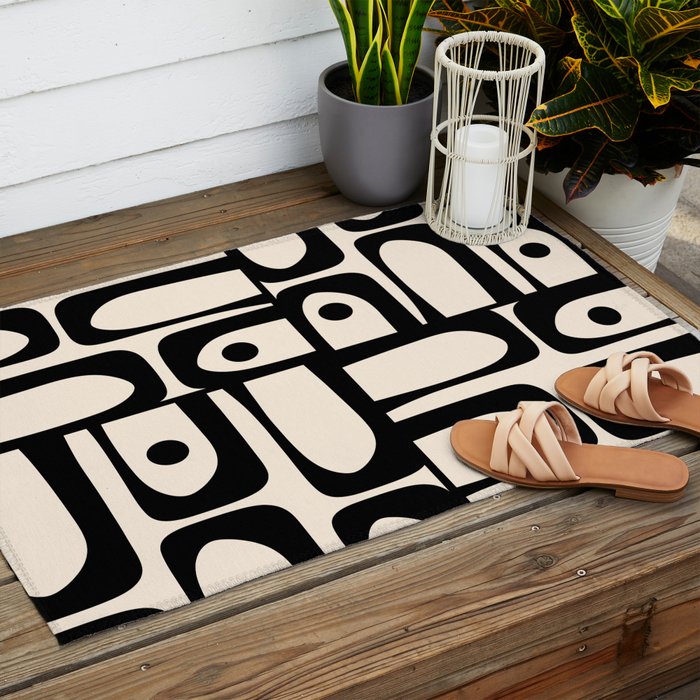 Mid Century Modern Piquet Multi Abstract Retro Geometric Pattern in Black and Cream Outdoor Rug Gallery Image 2