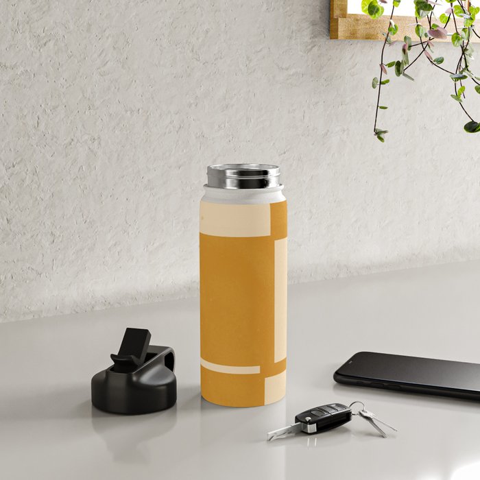 Minimalist 46 Water Bottle Gallery Image 4