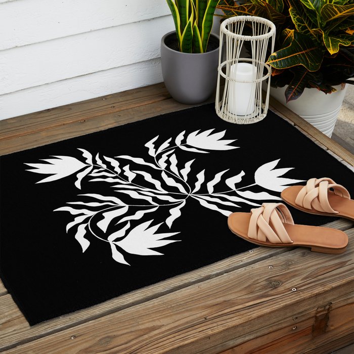 Tulip Tremble In Black  Outdoor Rug Gallery Image 2