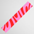 Bold Abstract Wavy Loops Pop Pattern in Preppy Pink and Red Table Runner Gallery Image 3
