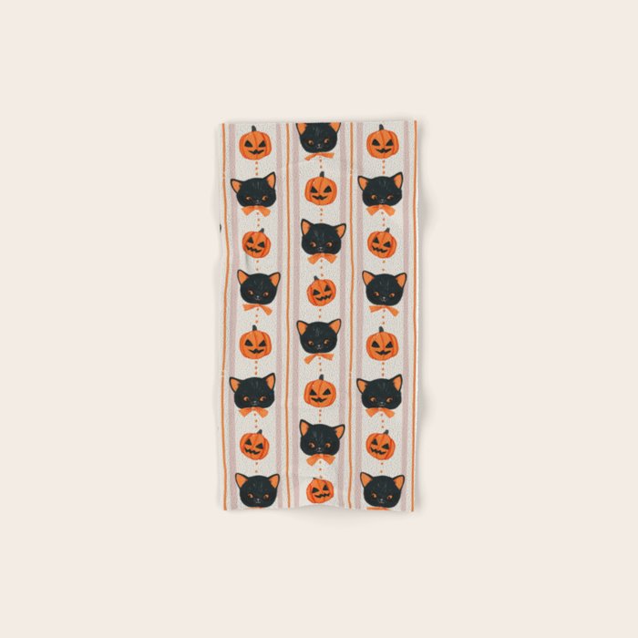 Vintage Halloween Kittens Bath Towel Gallery Image 1