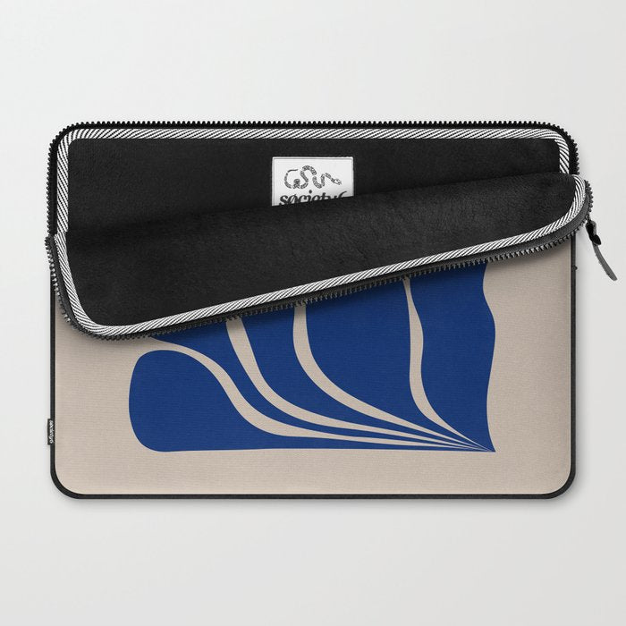 Five Leaf Plant - 1/3 Laptop Sleeve Gallery Image 2