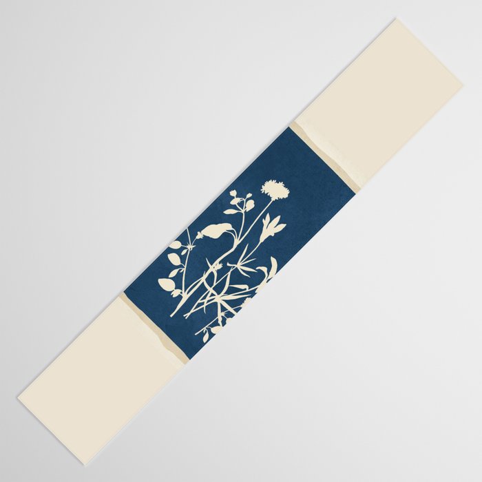 Leaf Design 21 Table Runner Gallery Image 3