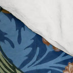 William Morris "Iris" 1. Comforter Gallery Image 4