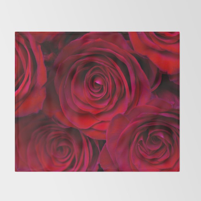 Red roses Throw Blanket Gallery Image 2