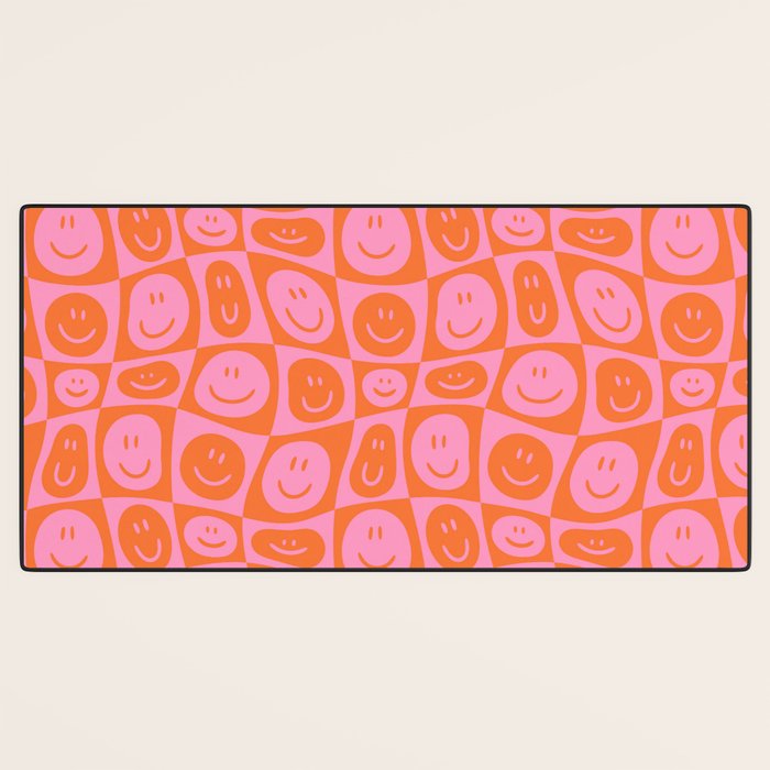 Retro happy face checkered pattern Desk Mat Gallery Image 3