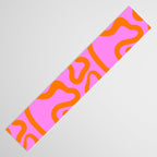 Wavy retro pink psychedelic pattern Table Runner Gallery Image 3