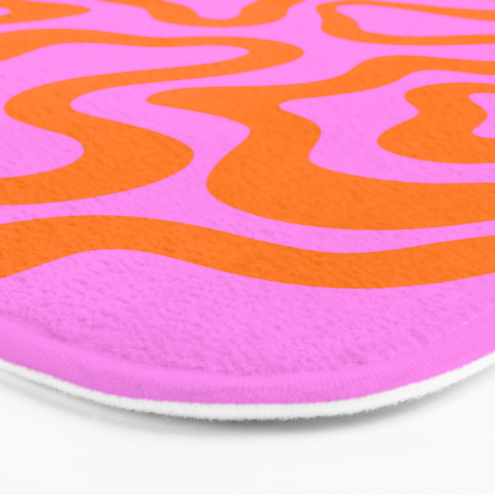 Wavy retro pink psychedelic pattern Bath Mat Gallery Image 3