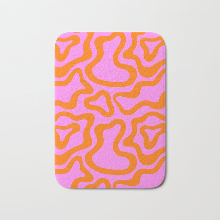 Wavy retro pink psychedelic pattern Bath Mat Gallery Image 1