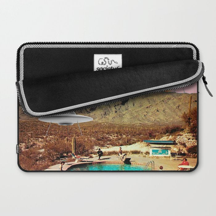 They've arrived! (UFO) Laptop Sleeve Gallery Image 2