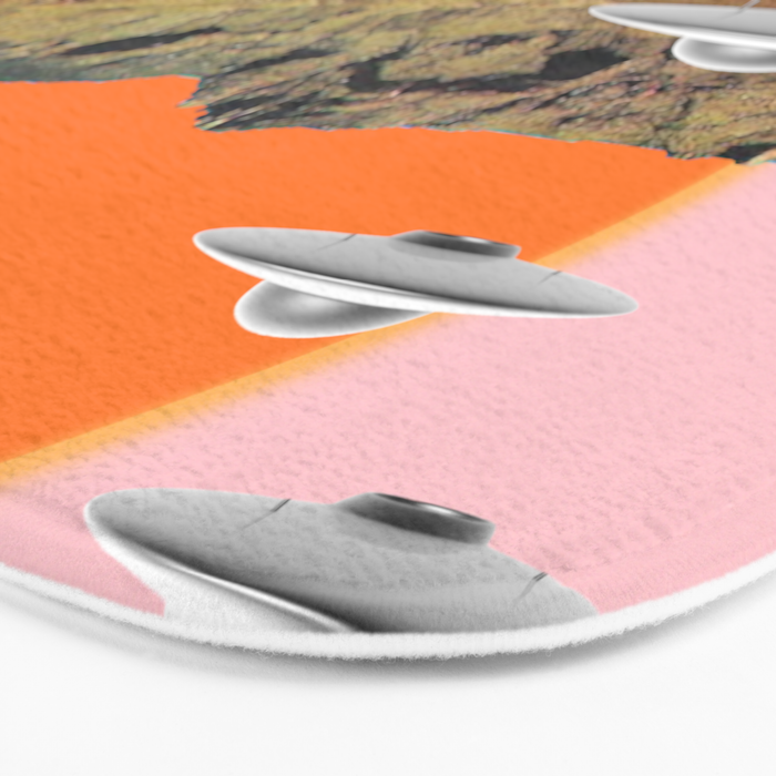They've arrived! (UFO) Bath Mat Gallery Image 3
