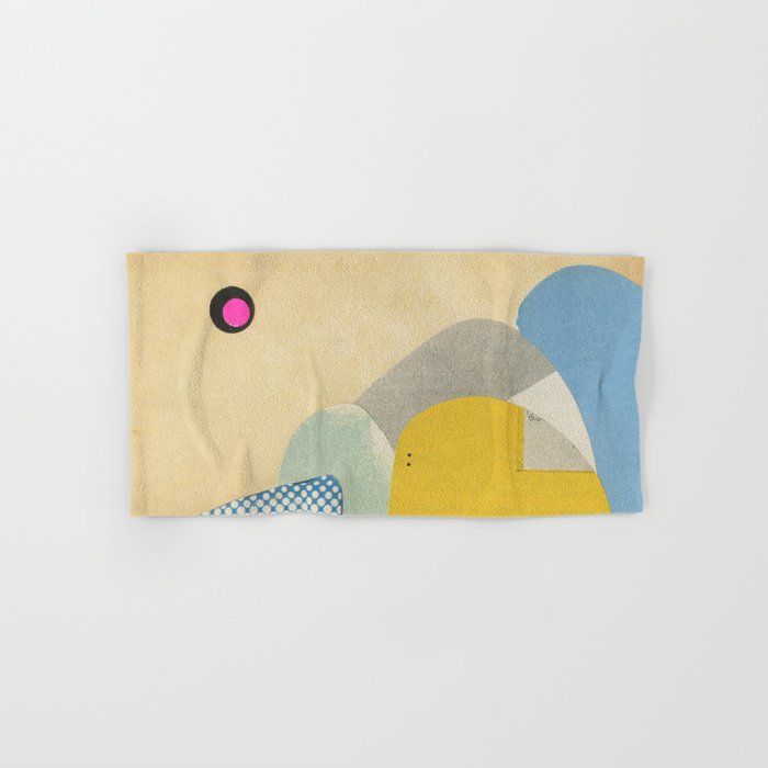 Paper Mountains 4 Bath Towel Gallery Image 1