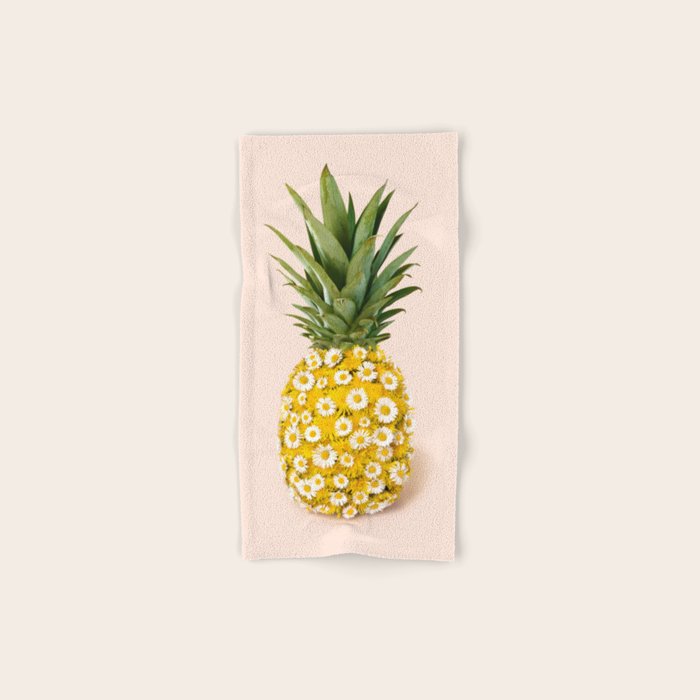 Daisy Pineapple Bath Towel Gallery Image 1
