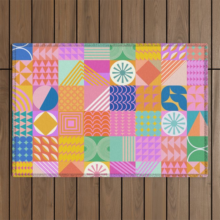 Shapes 81 Outdoor Rug Gallery Image 1