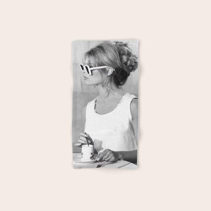 Brigitte Bardot in Sunglasses Retro Vintage Art Bath Towel Gallery Image 1