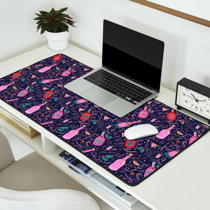 Festive Celebration Pattern  Holiday Champagne Bottles  and Cheers Desk Mat Gallery Image 2