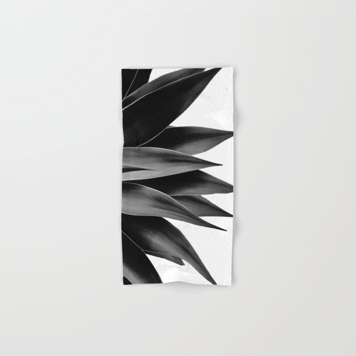 Agave fringe - noir Bath Towel Gallery Image 1