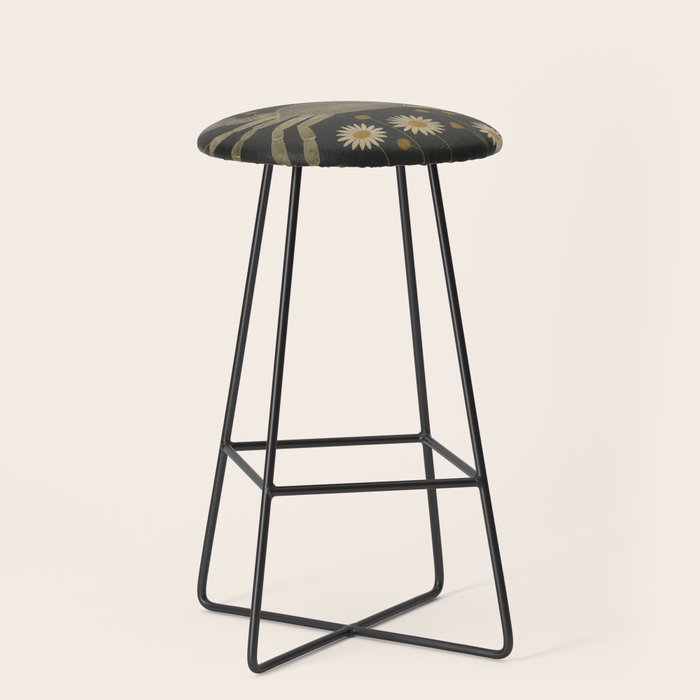 Crab with Daisies Stool Gallery Image 1