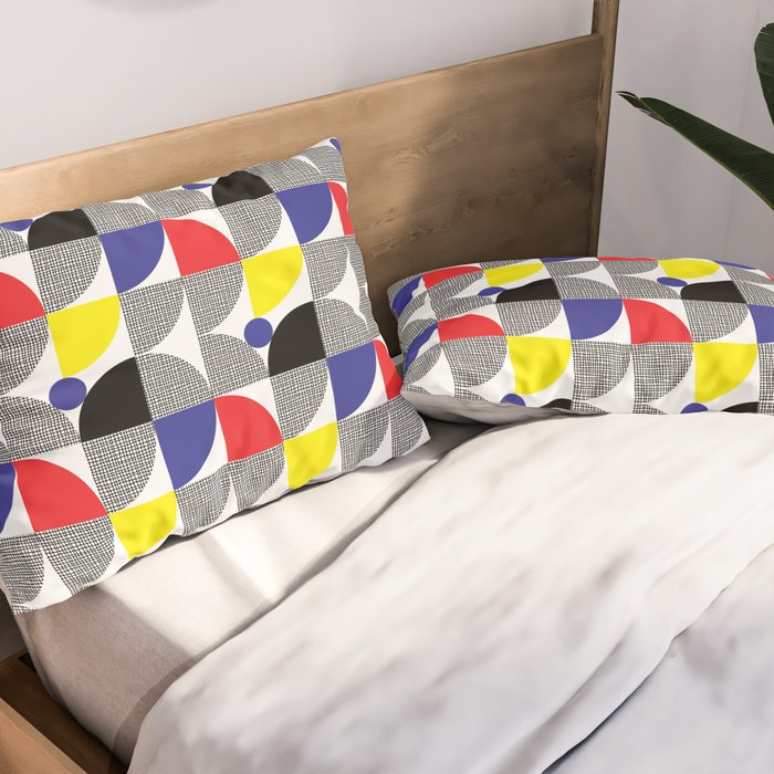 Textured Mid-century Circles 5 - Red, Blue, Yellow On White Pillow Sham Gallery Image 2