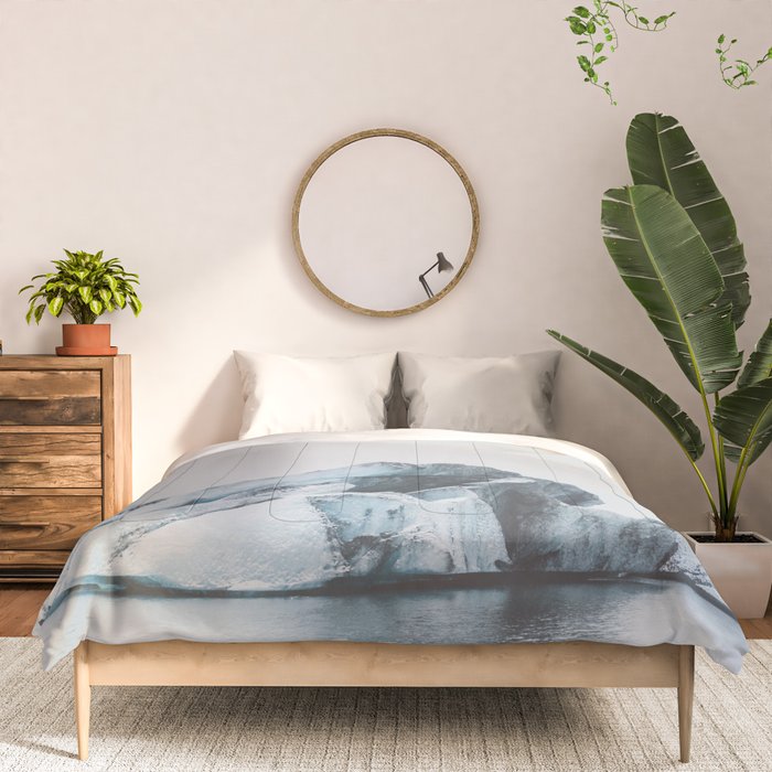 Jökulsárlón, Iceland Comforter Gallery Image 3