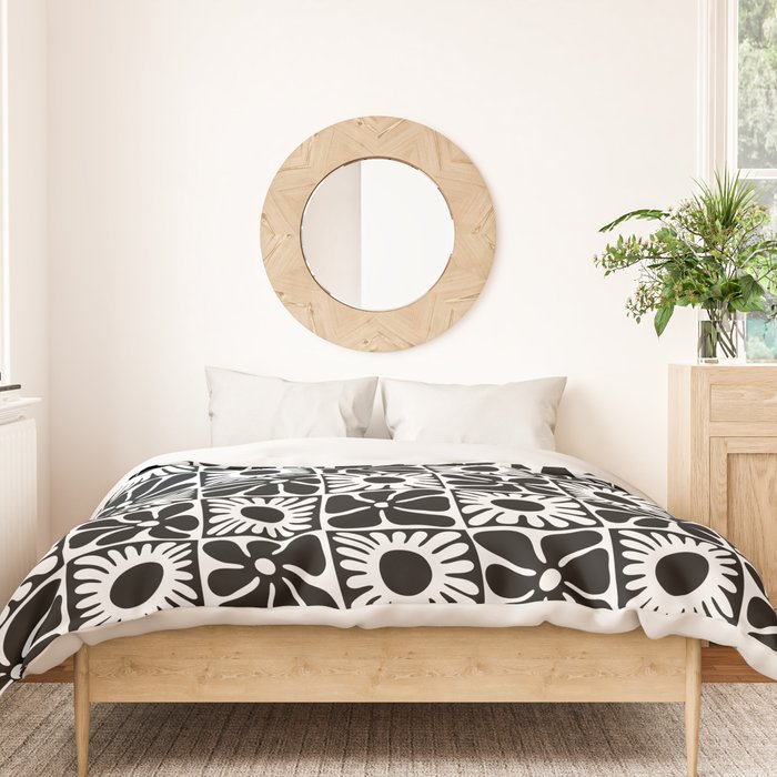 Black and white retro flower art pattern Duvet Cover Gallery Image 3
