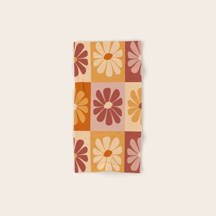 70's Daisy Bloom  Bath Towel Gallery Image 1