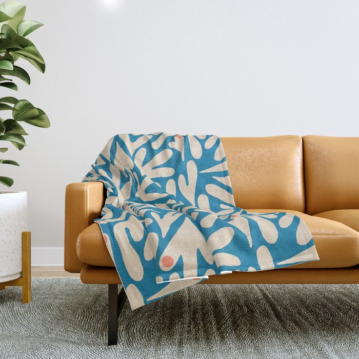 Be in love Throw Blanket Gallery Image 1