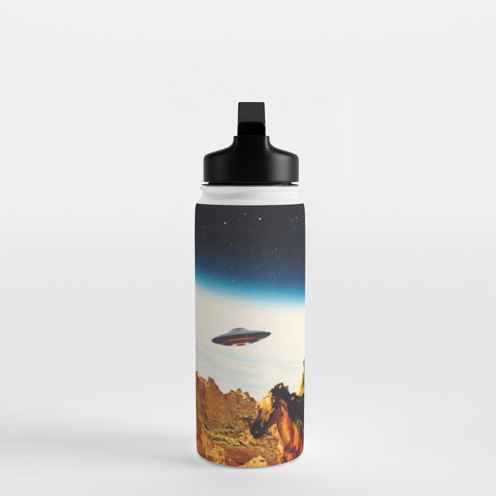 UFO Space Chase Water Bottle Gallery Image 3