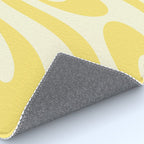 Wavy Loops Retro Abstract Pattern in Yellow Rug Gallery Image 4