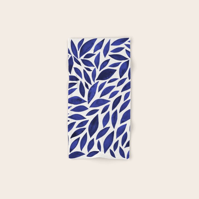 Diamond Leaves â Navy Bath Towel Gallery Image 1