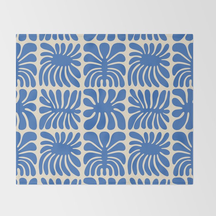 Abstract organic nature plant leaf pattern Throw Blanket Gallery Image 2