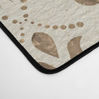 Elegant Fleur-de-lis pattern - pastel gold Desk Mat Gallery Image 4