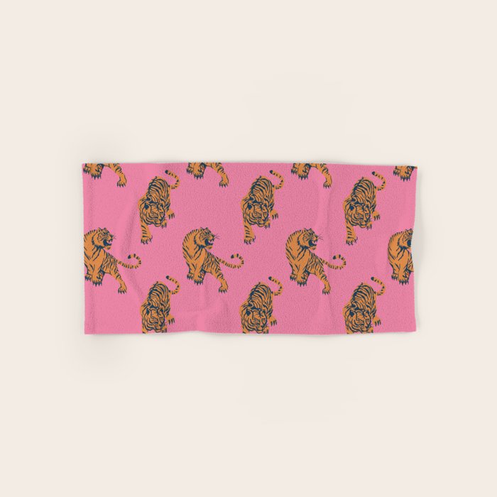 tiger print pink Bath Towel Gallery Image 1