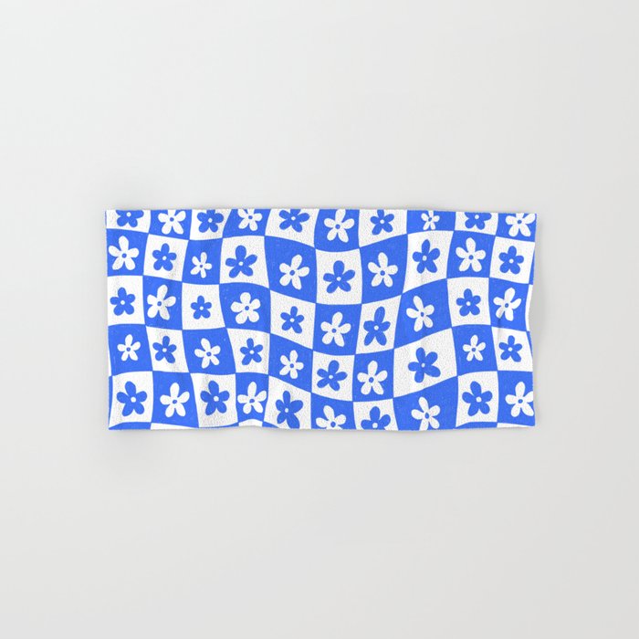 Retro Blue Daisy Checkerboard  Bath Towel Gallery Image 1