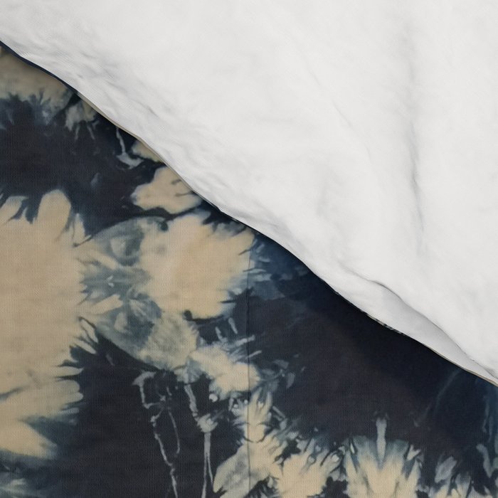 Deep Indigo Circle Shibori Comforter Gallery Image 4