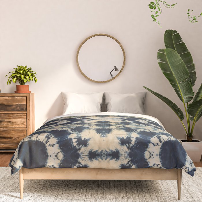 Deep Indigo Circle Shibori Comforter Gallery Image 3