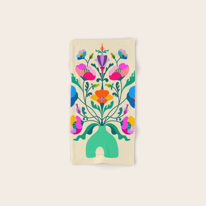 Modern Poppies Bath Towel Gallery Image 1