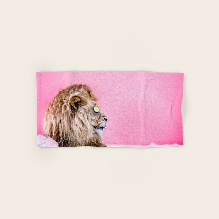 Lion in the Bathtub Bath Towel Gallery Image 1