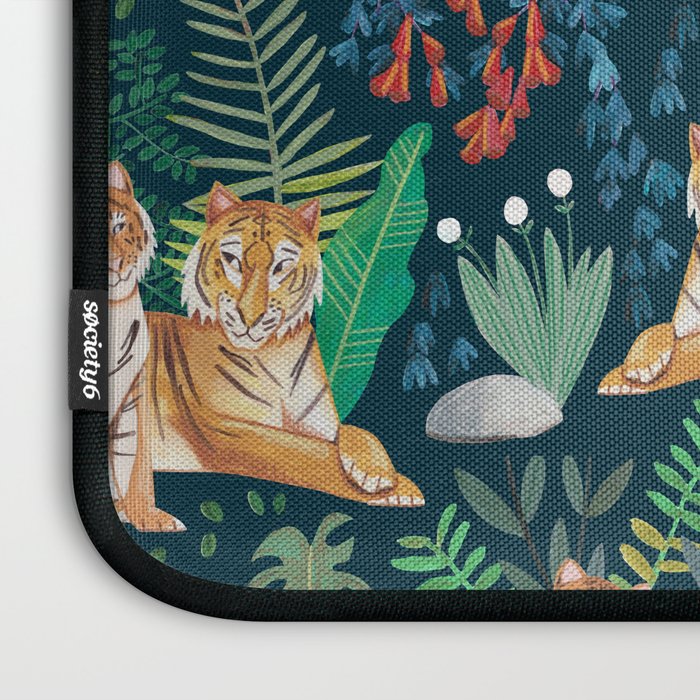 Tiger pattern Laptop Sleeve Gallery Image 3