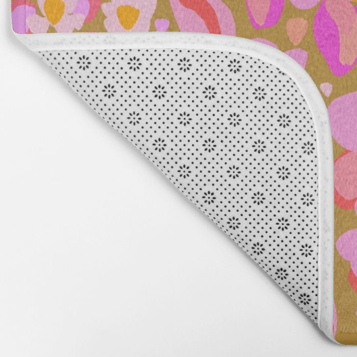 Retro vintage pink daisies pattern  Bath Mat Gallery Image 2